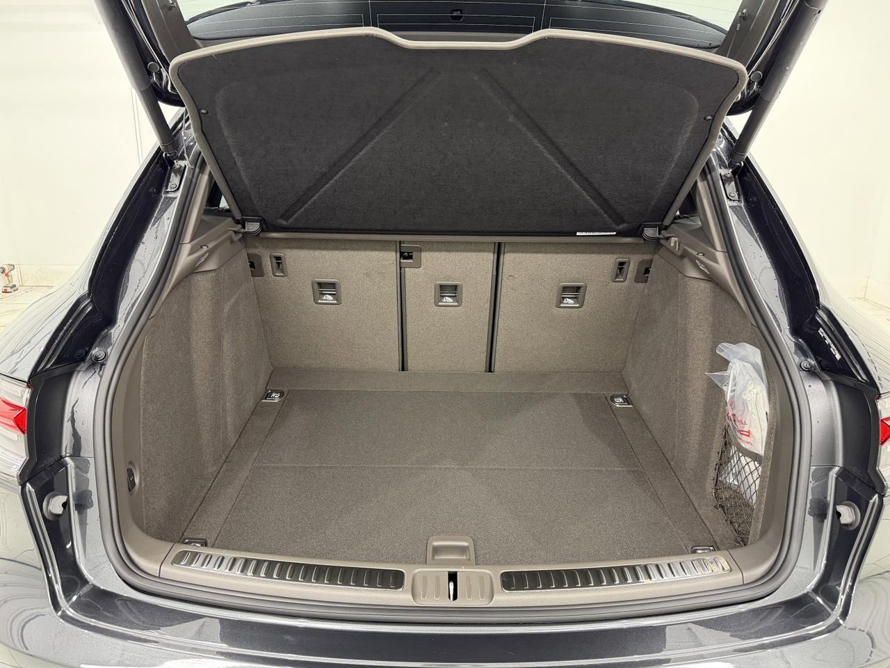 2026 Porsche Macan Newark DE