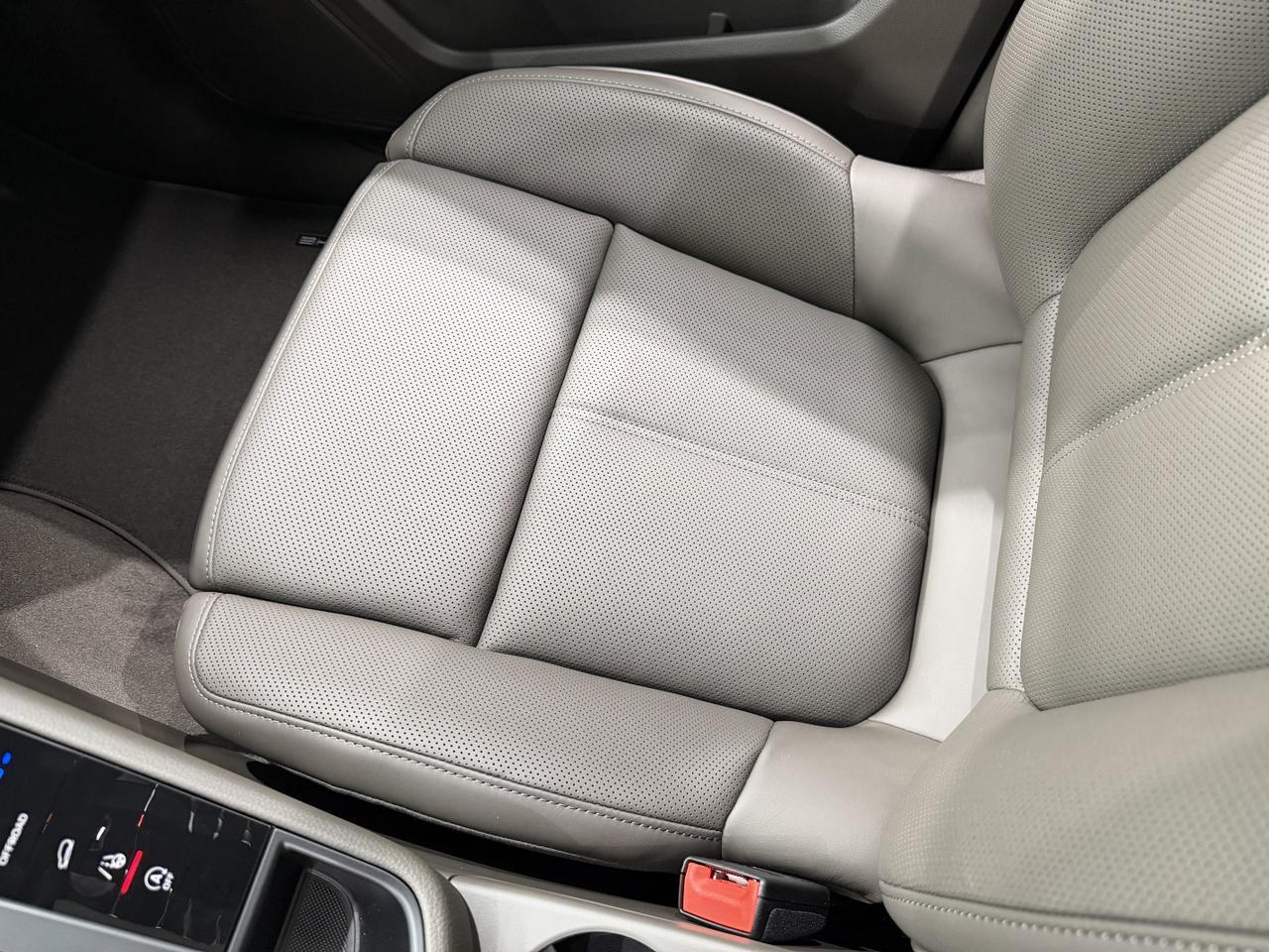 2026 Porsche Macan Newark DE