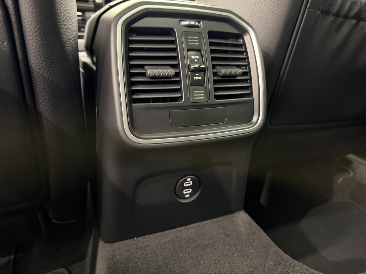 2026 Porsche Macan Newark DE