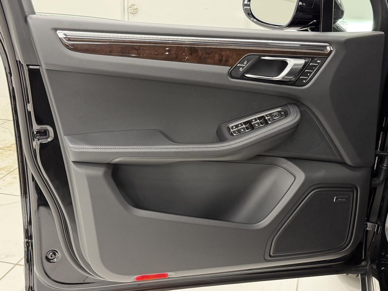 2026 Porsche Macan Newark DE