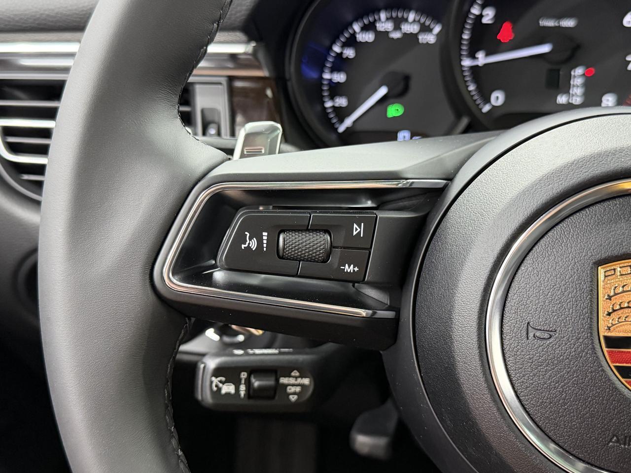 2026 Porsche Macan Newark DE