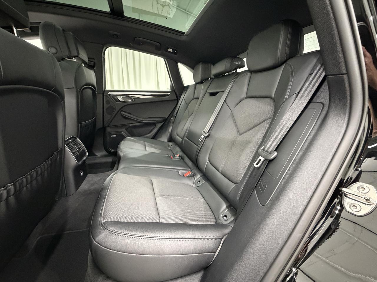 2026 Porsche Macan Newark DE