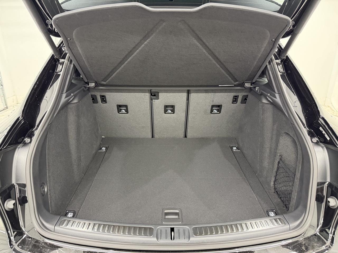 2026 Porsche Macan Newark DE