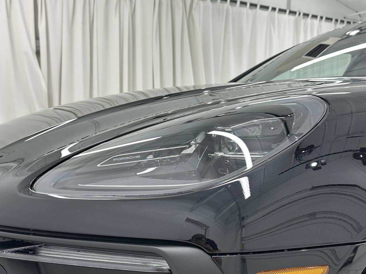 2026 Porsche Macan Newark DE