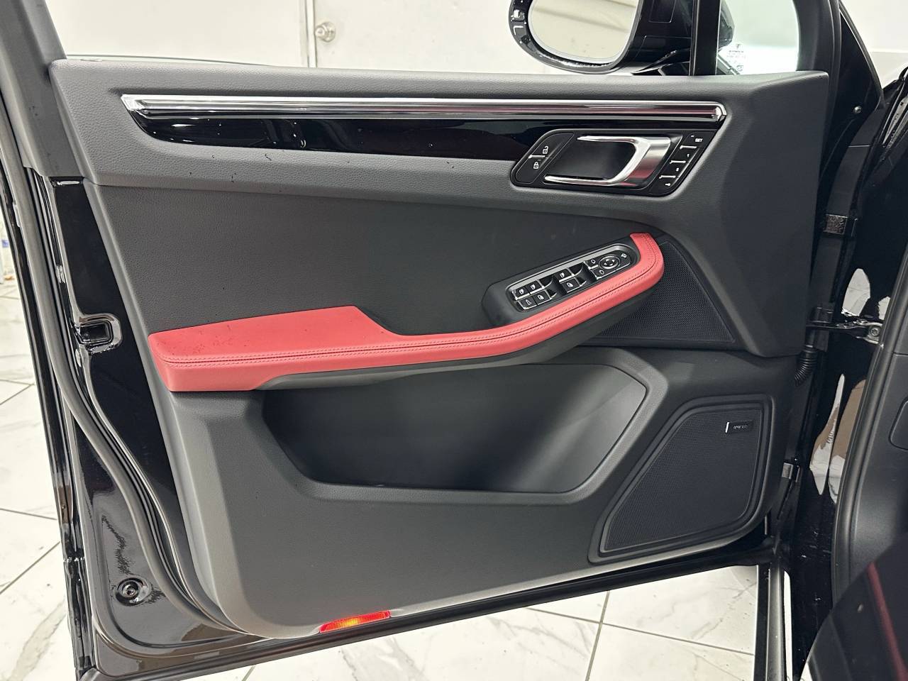 2026 Porsche Macan Newark DE