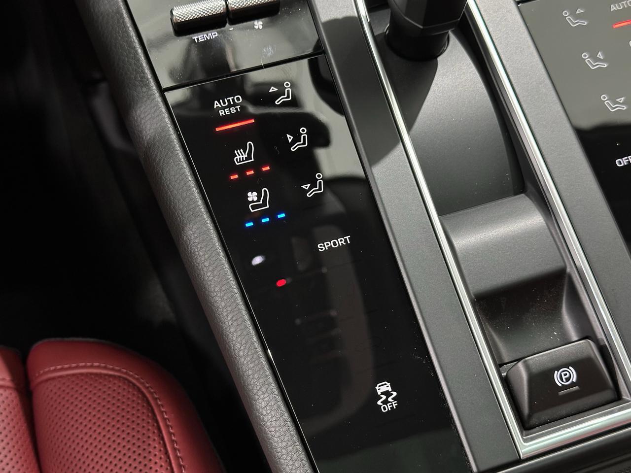 2026 Porsche Macan Newark DE