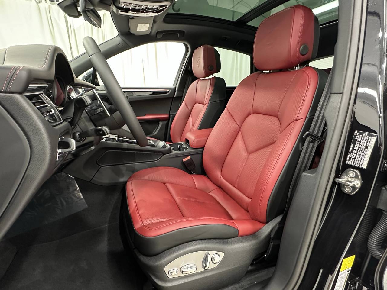 2026 Porsche Macan Newark DE