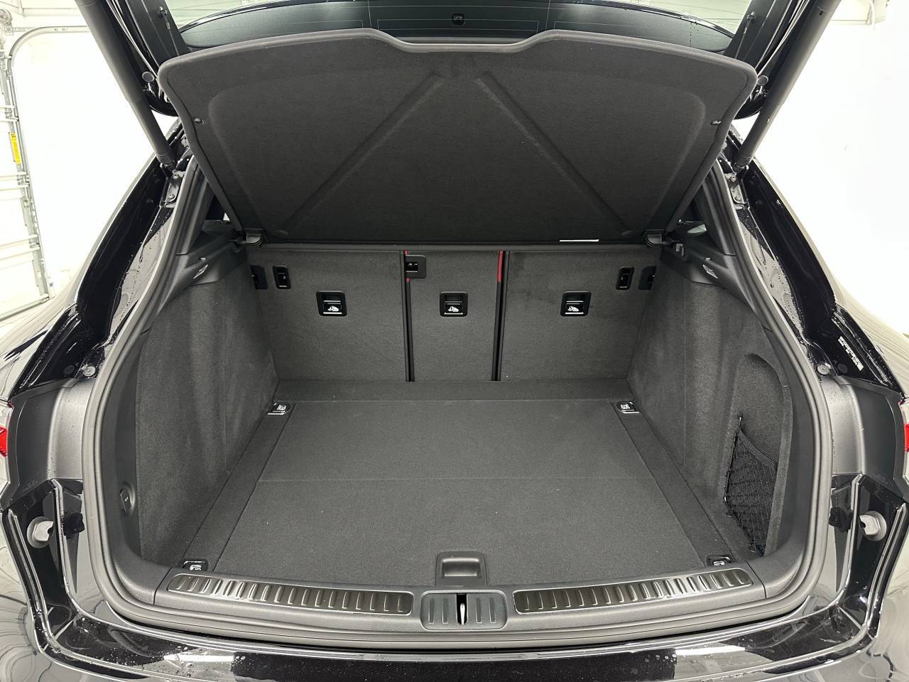 2026 Porsche Macan Newark DE