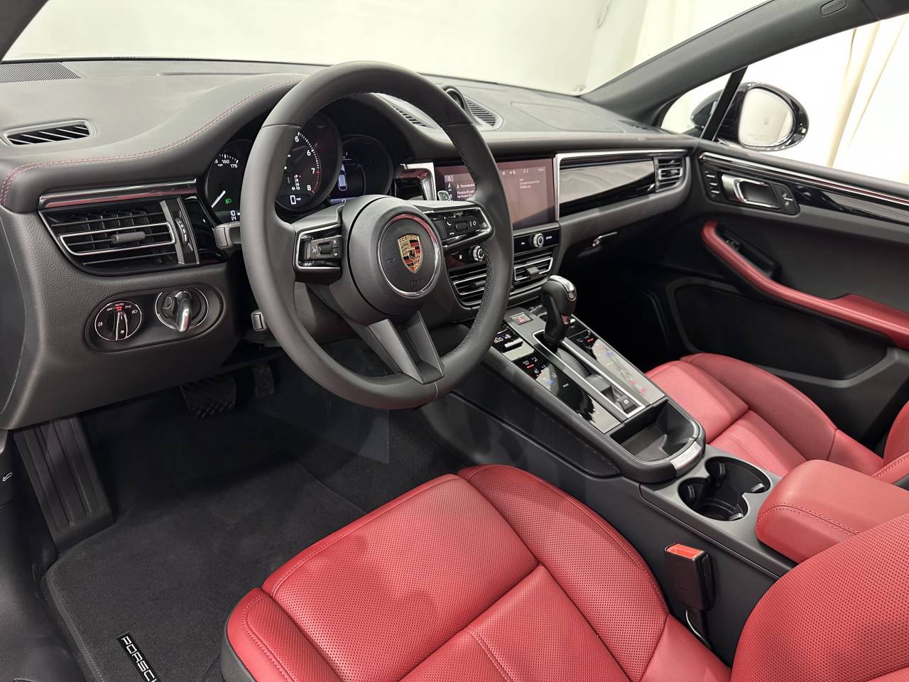 2026 Porsche Macan Newark DE