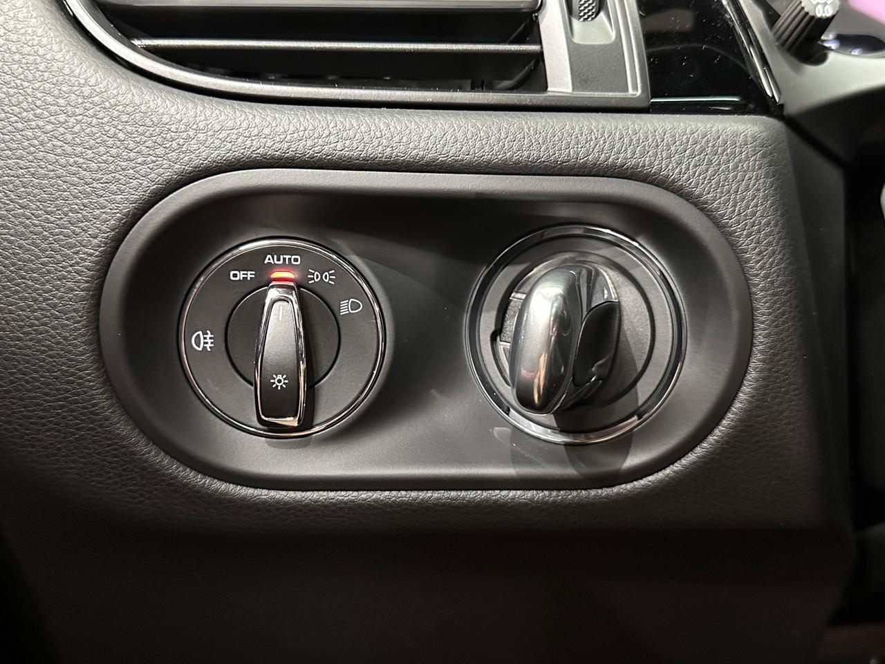 2026 Porsche Macan Newark DE