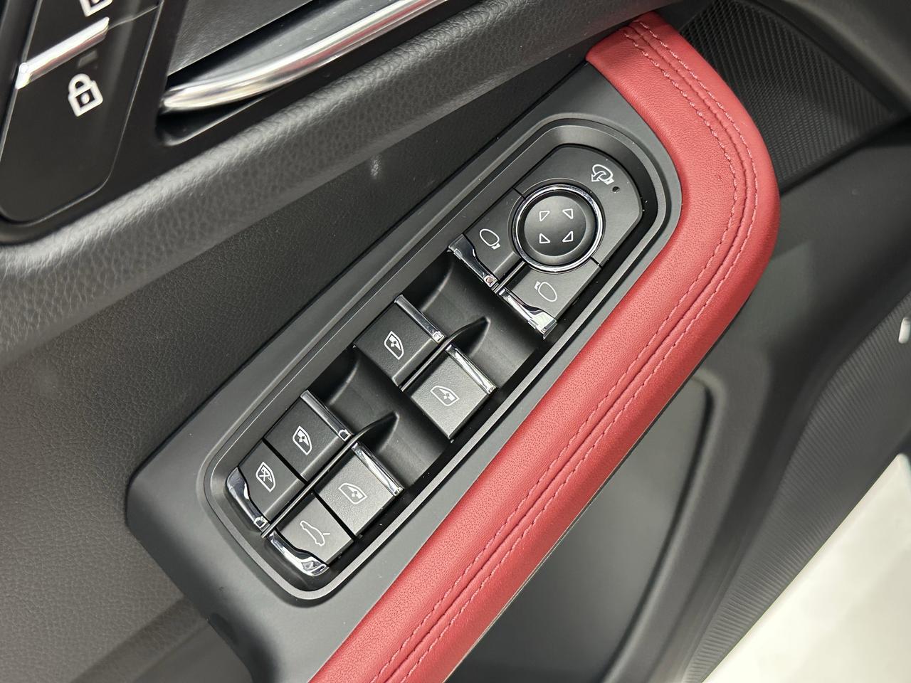 2026 Porsche Macan Newark DE