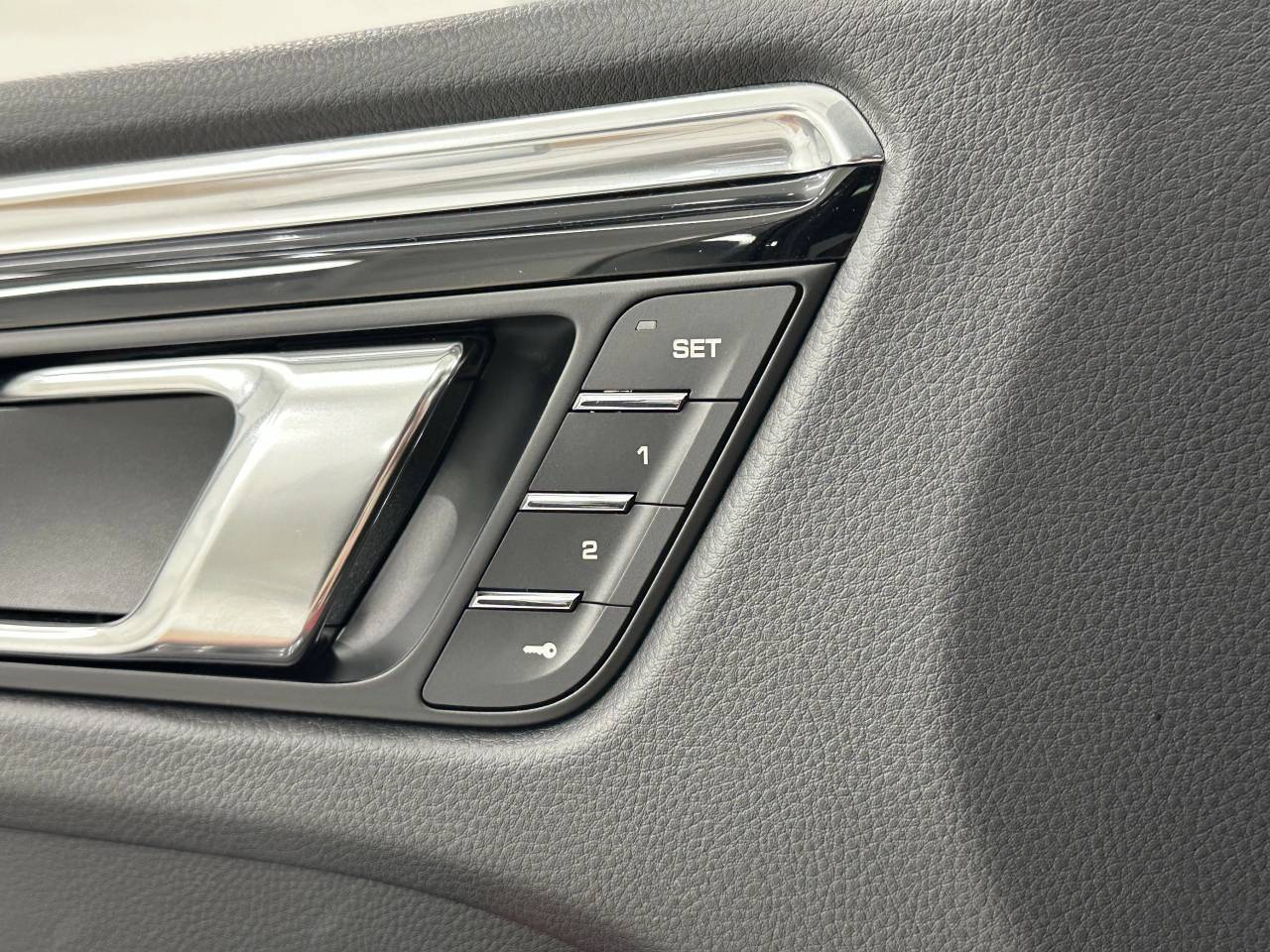 2026 Porsche Macan Newark DE