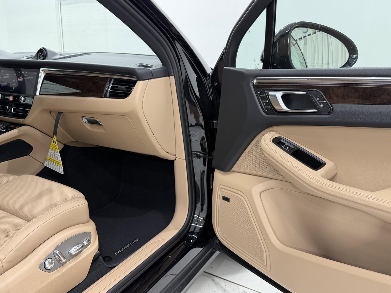 2026 Porsche Macan Newark DE