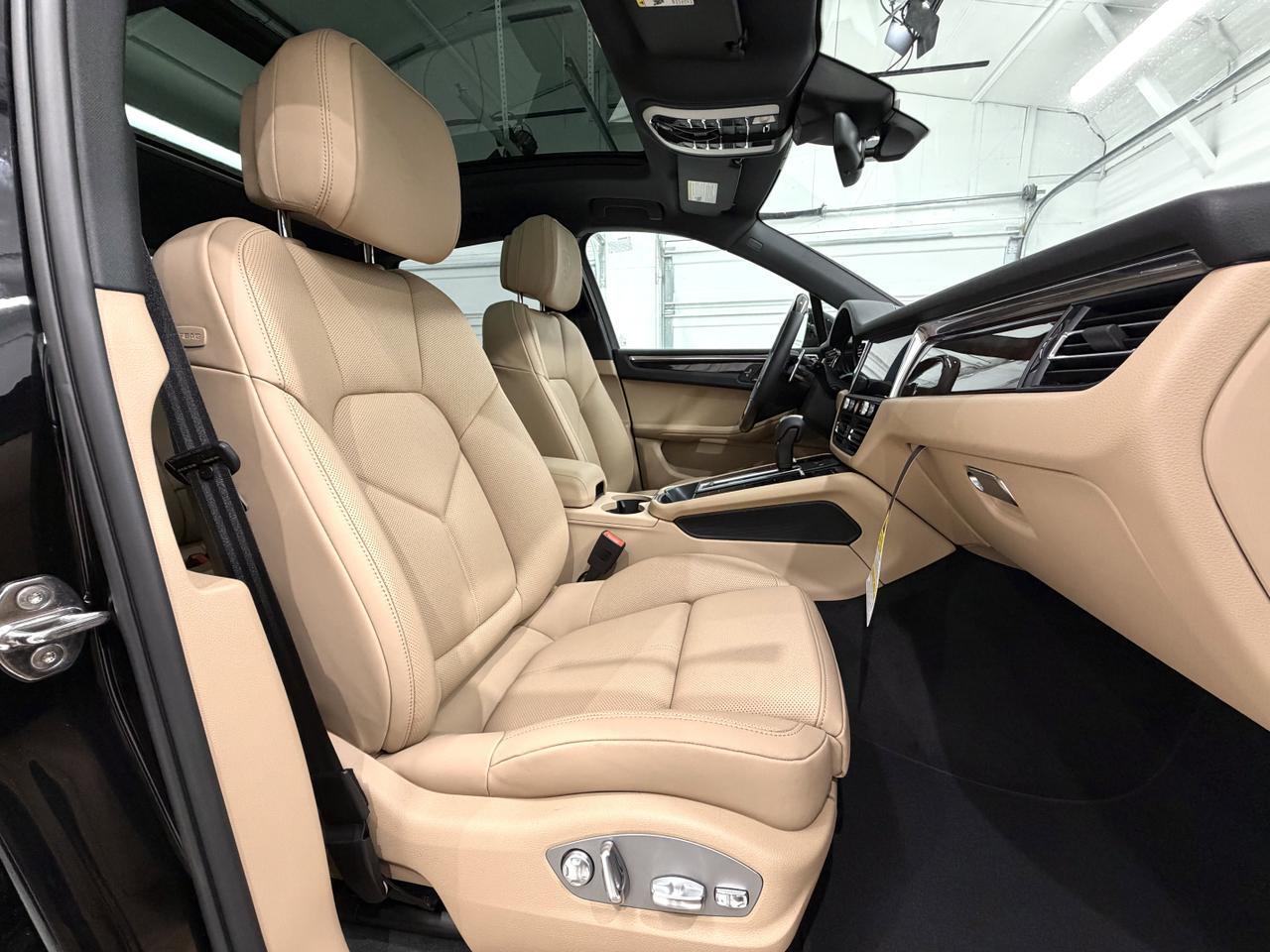 2026 Porsche Macan Newark DE