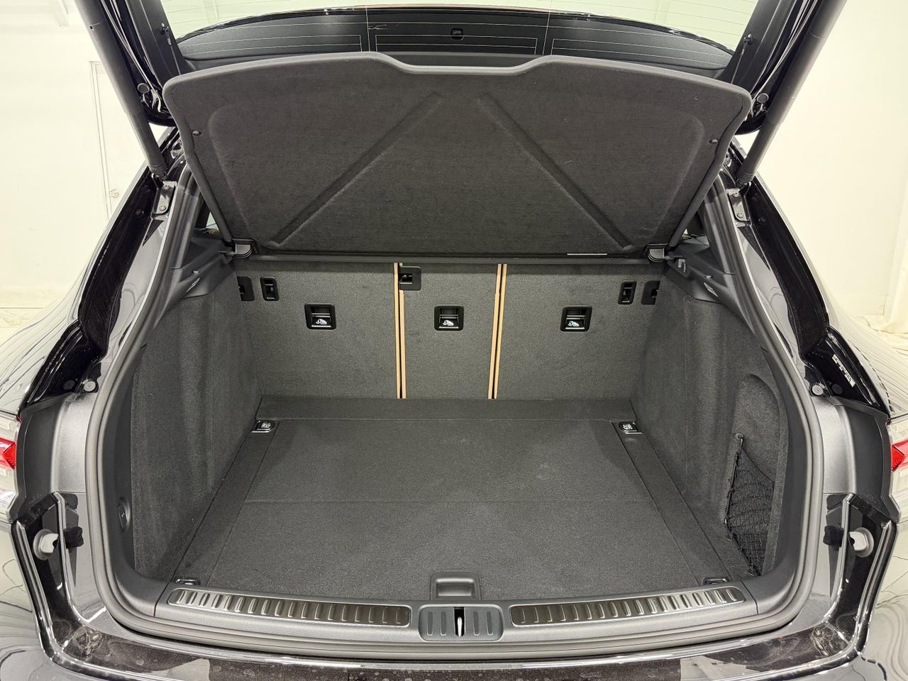 2026 Porsche Macan Newark DE