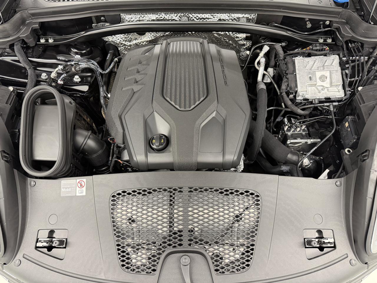 2026 Porsche Macan Newark DE