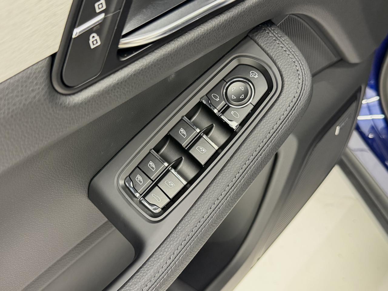 2026 Porsche Macan Newark DE