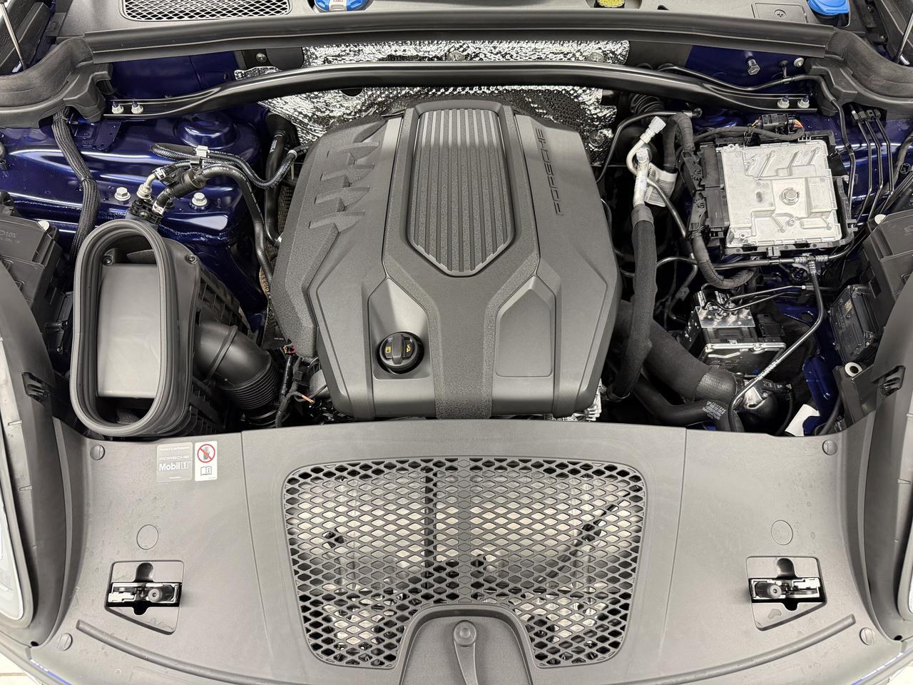 2026 Porsche Macan Newark DE
