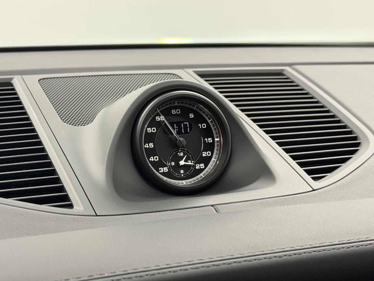 2026 Porsche Macan Newark DE