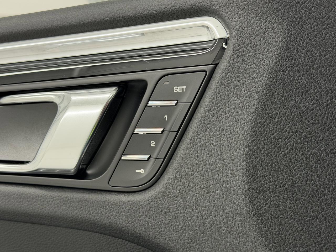 2026 Porsche Macan Newark DE