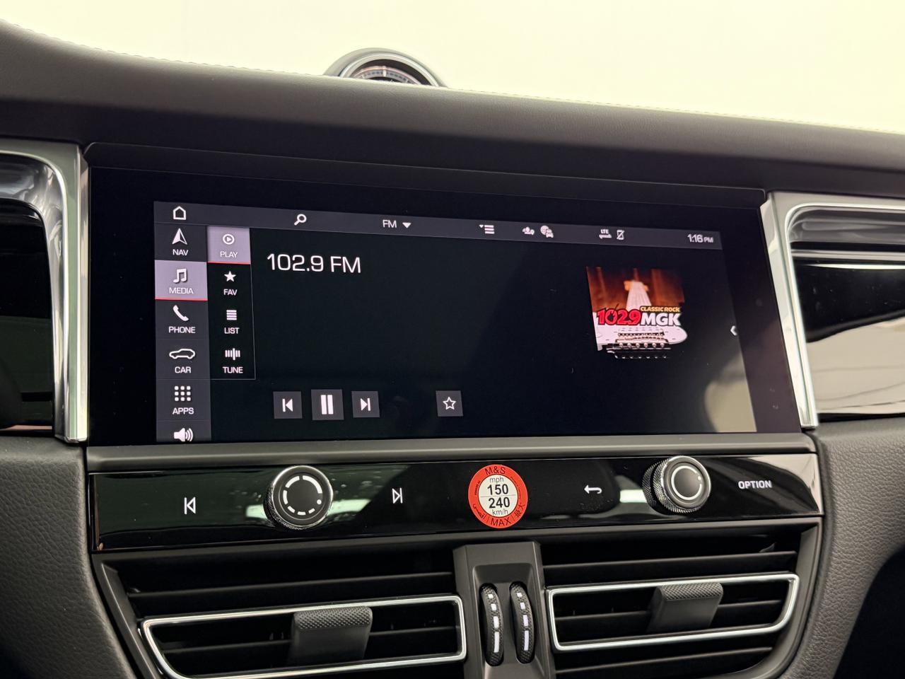 2026 Porsche Macan Newark DE