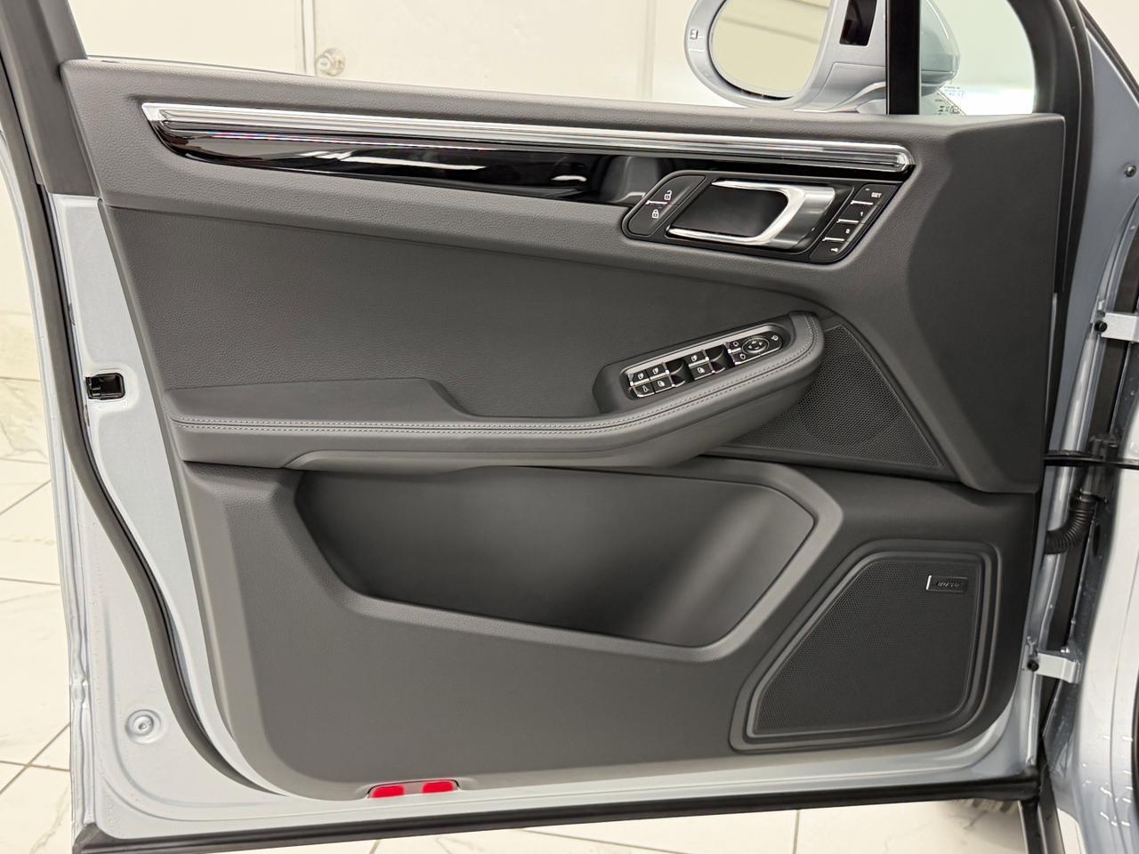 2026 Porsche Macan Newark DE