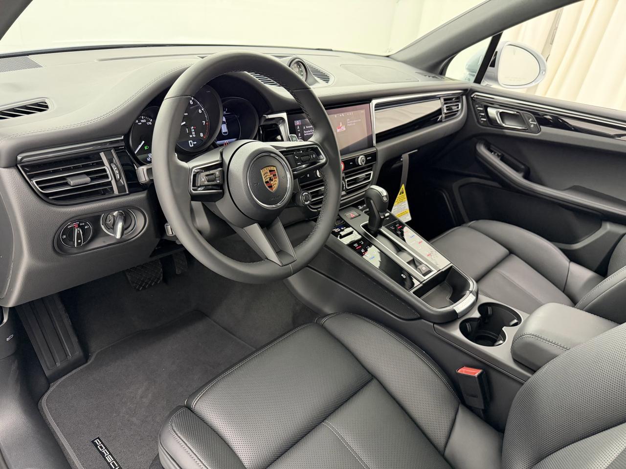 2026 Porsche Macan Newark DE