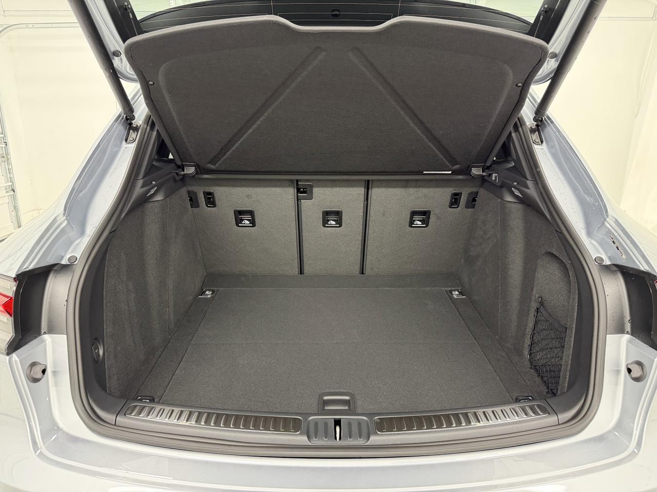 2026 Porsche Macan Newark DE