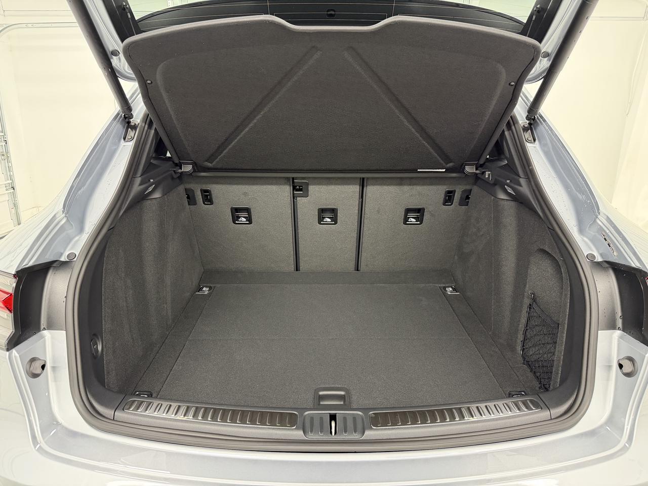 2026 Porsche Macan Newark DE