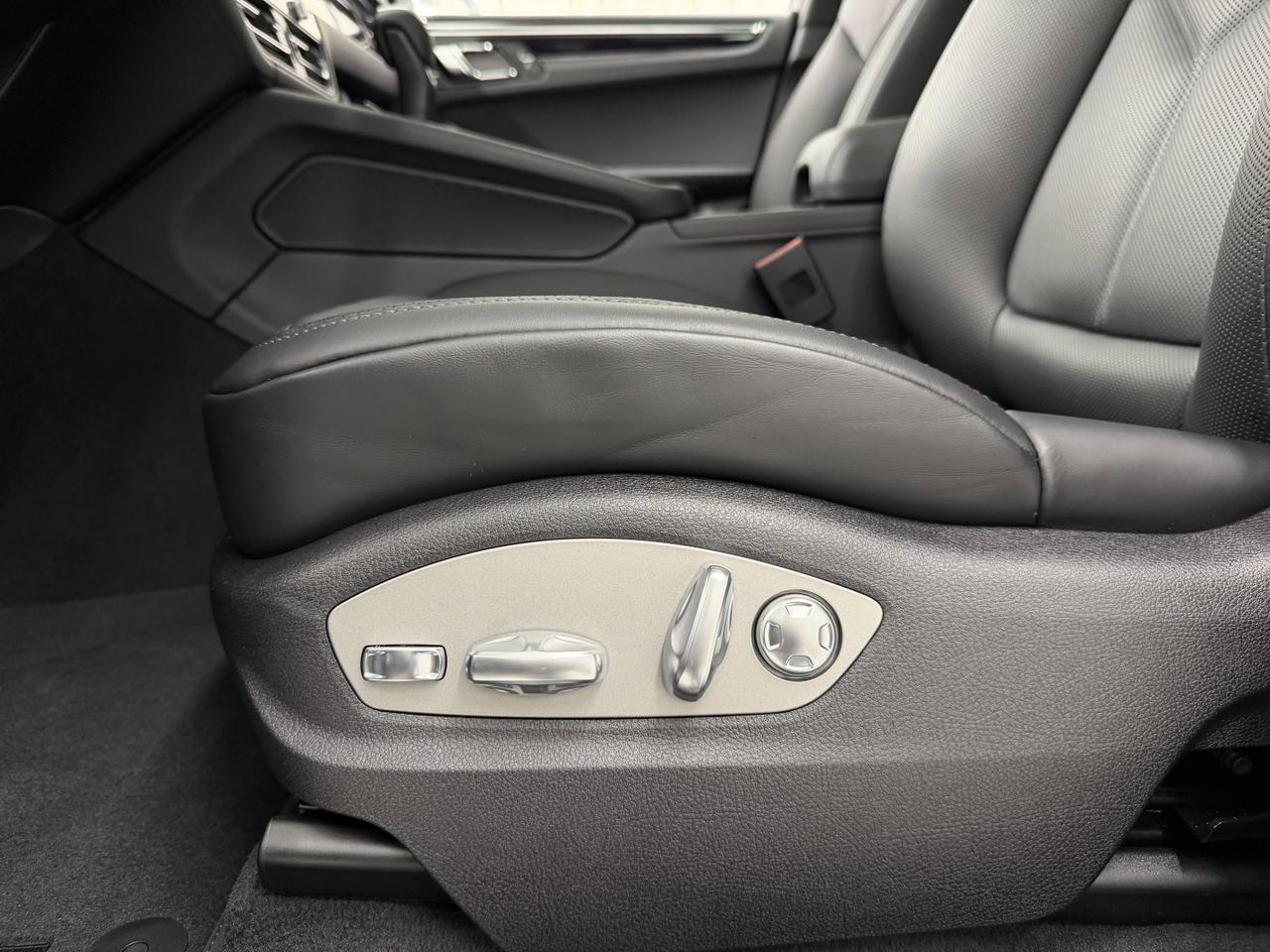 2026 Porsche Macan Newark DE