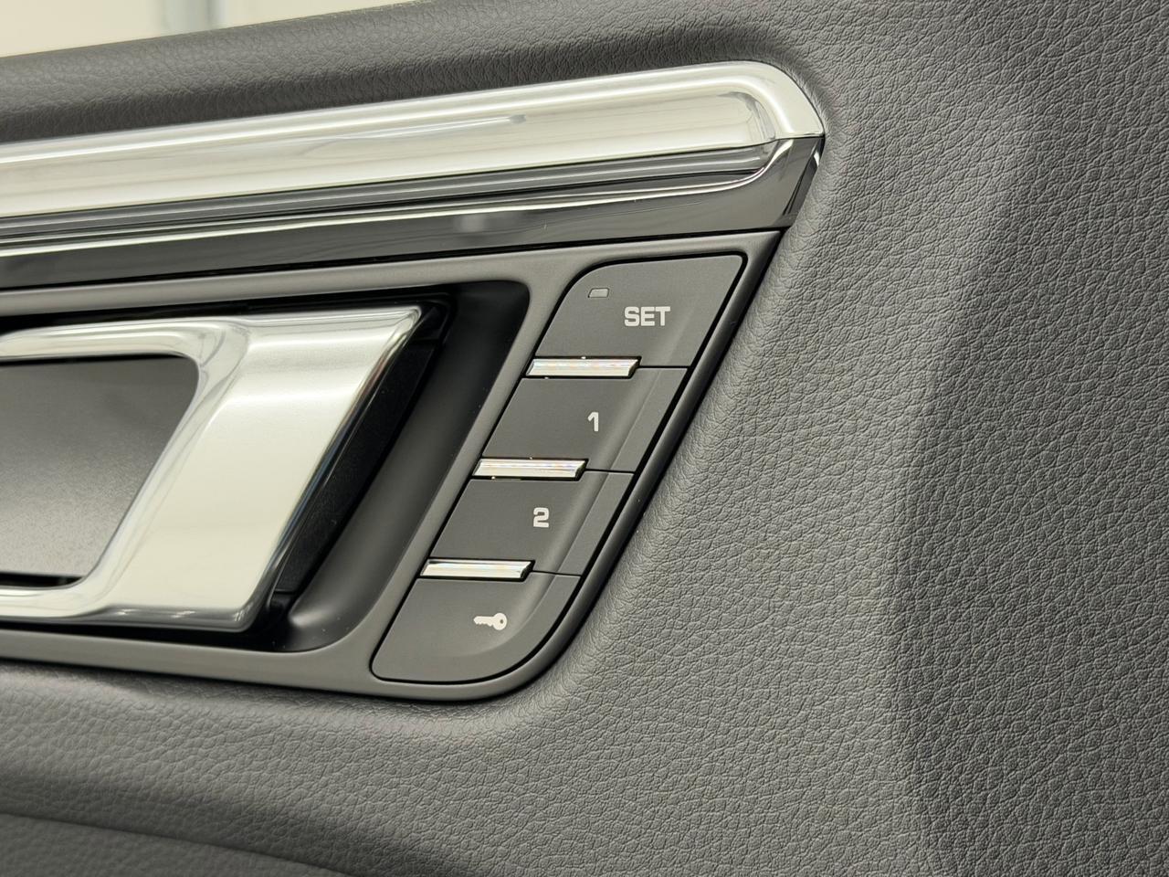 2026 Porsche Macan Newark DE