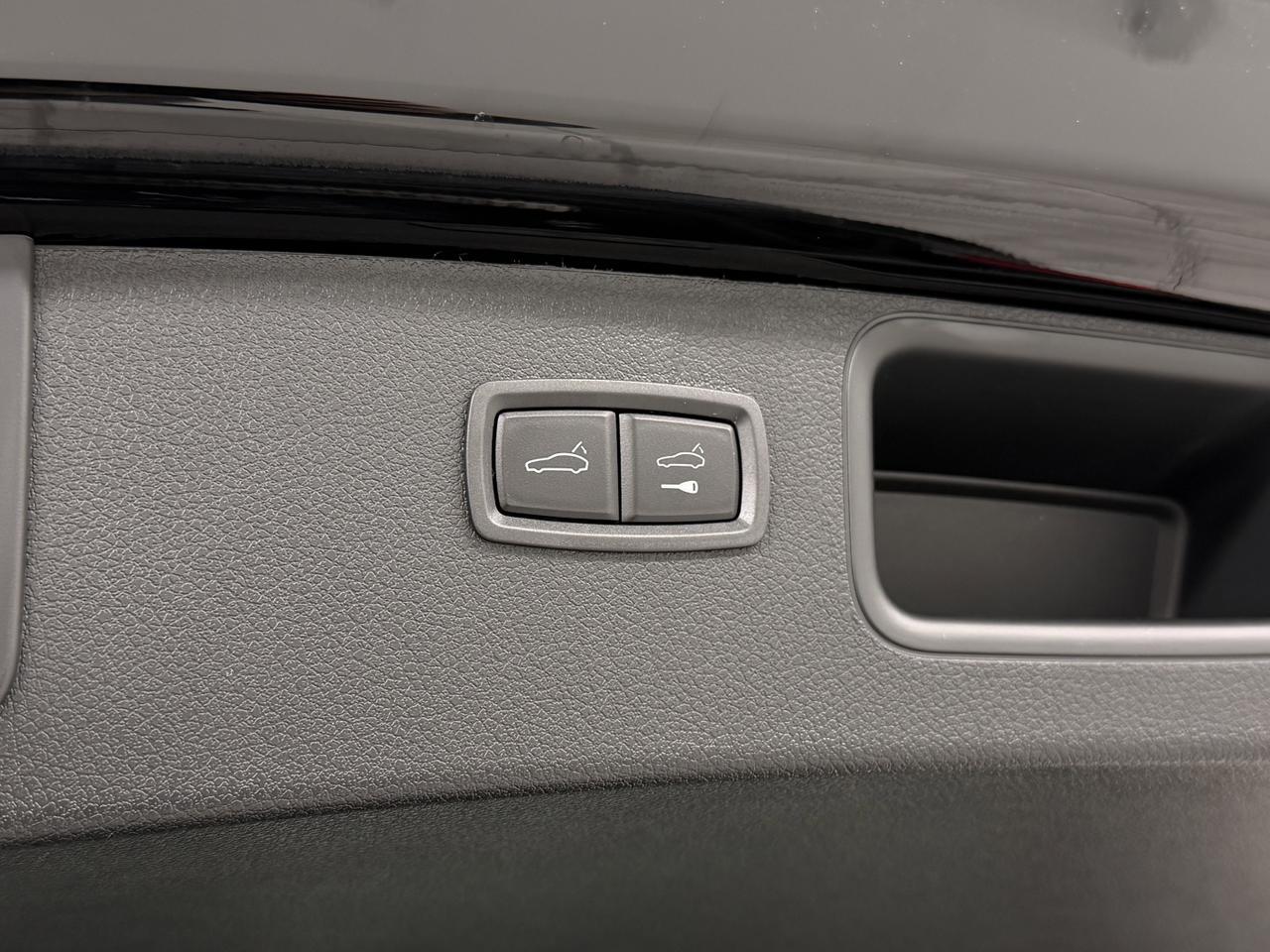 2026 Porsche Macan Newark DE