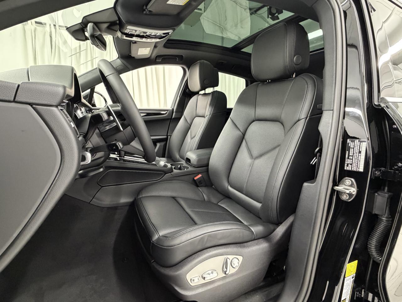 2026 Porsche Macan Newark DE