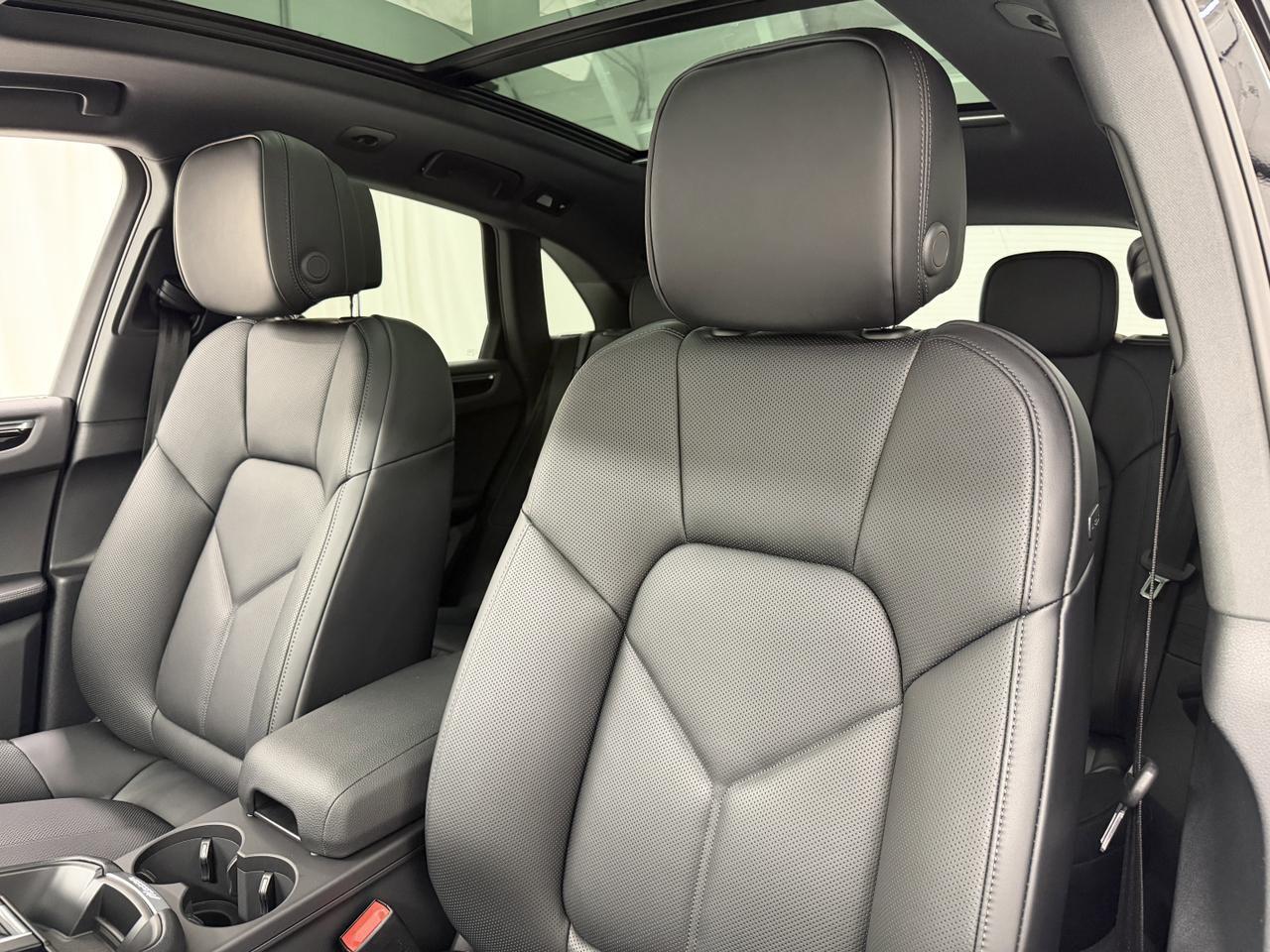 2026 Porsche Macan Newark DE