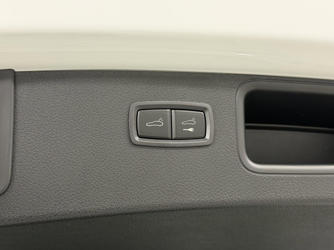 2026 Porsche Macan Newark DE