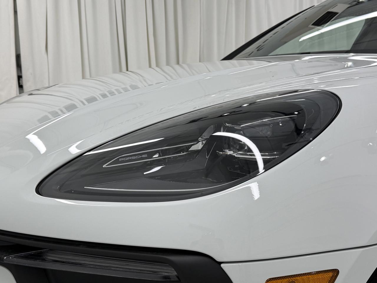 2026 Porsche Macan Newark DE