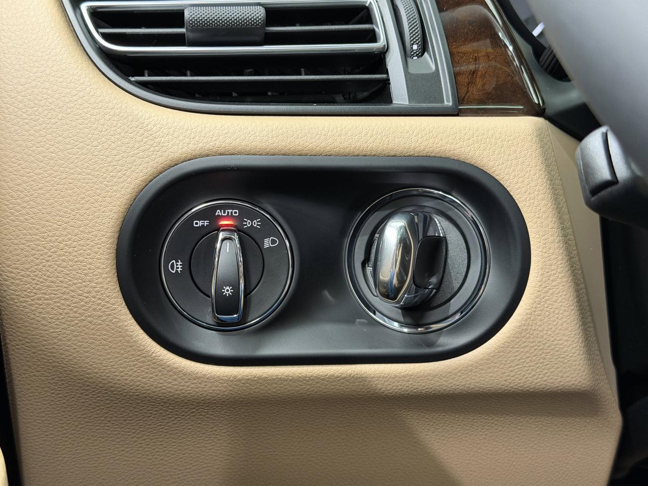 2026 Porsche Macan Newark DE