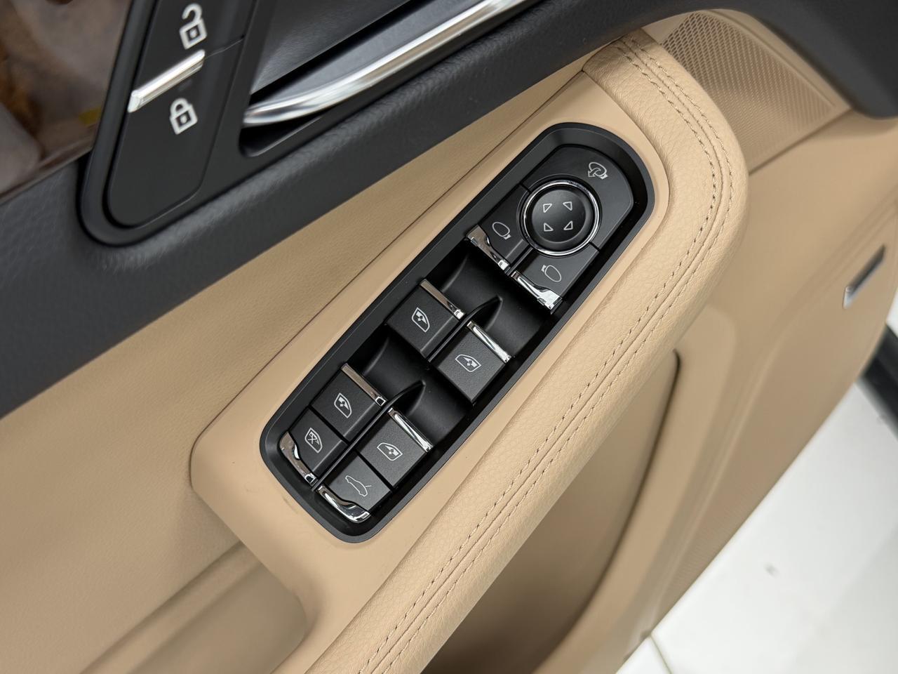 2026 Porsche Macan Newark DE