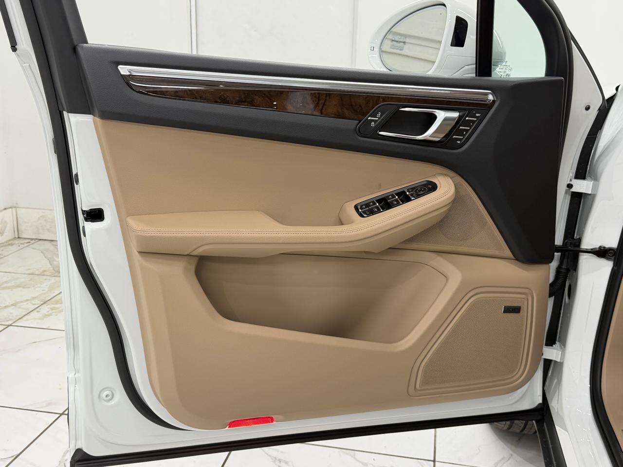 2026 Porsche Macan Newark DE