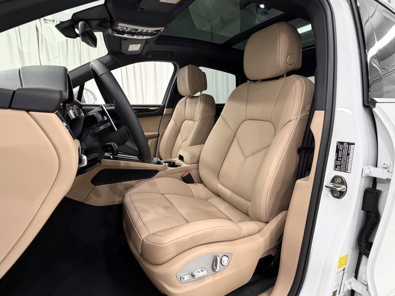 2026 Porsche Macan Newark DE