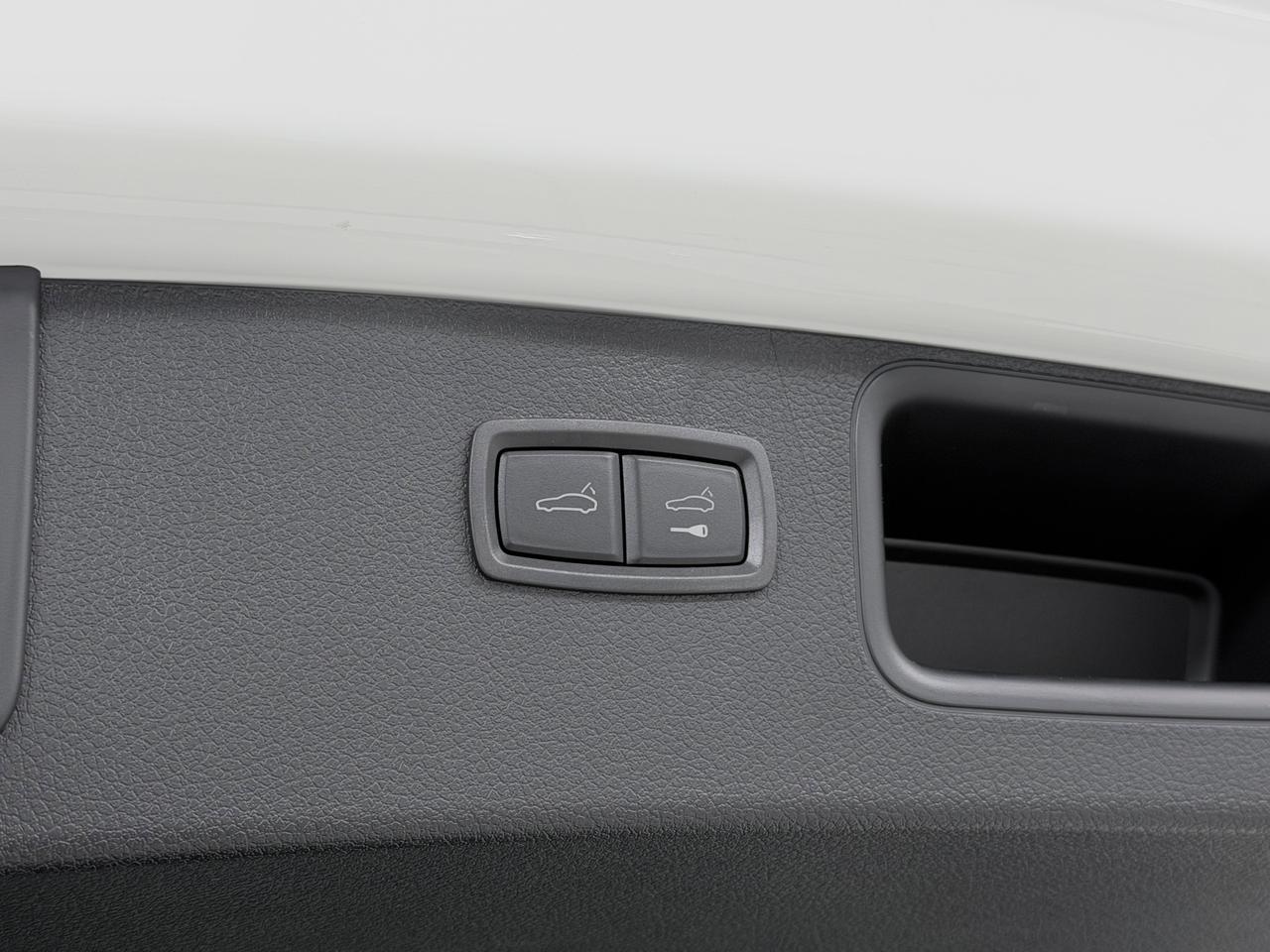 2026 Porsche Macan Newark DE