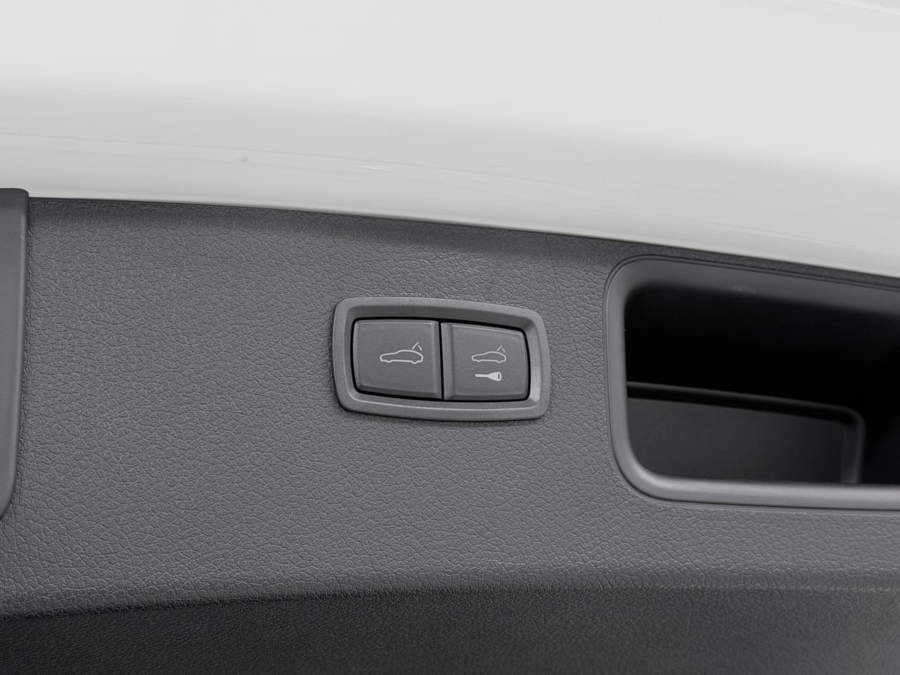 2026 Porsche Macan Newark DE