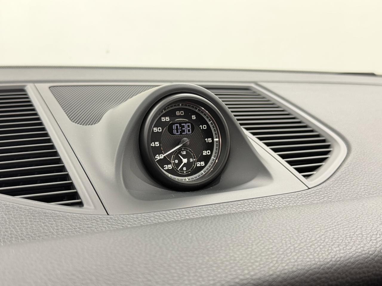2026 Porsche Macan Newark DE