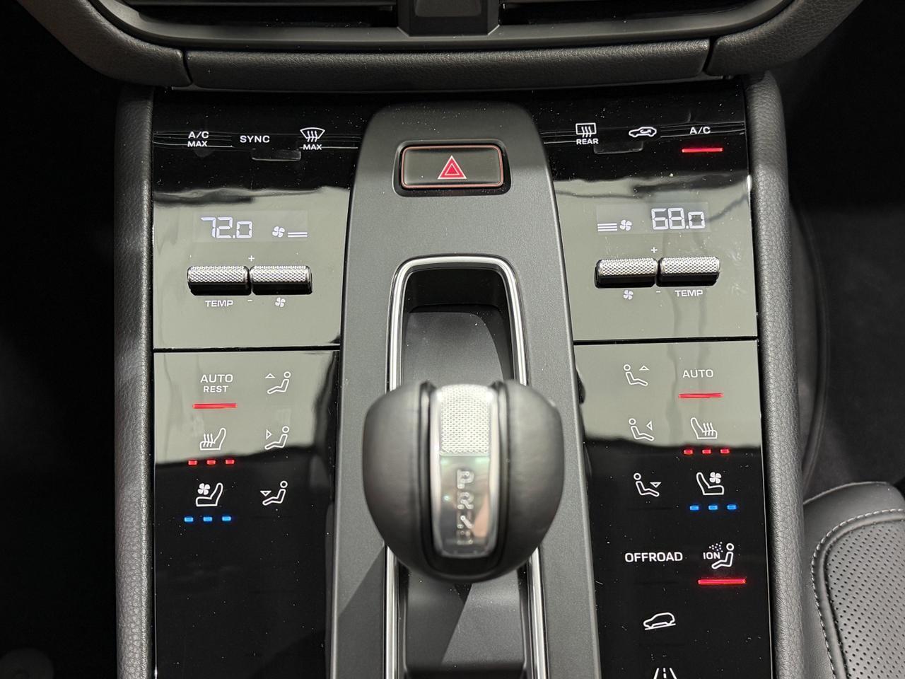 2026 Porsche Macan Newark DE