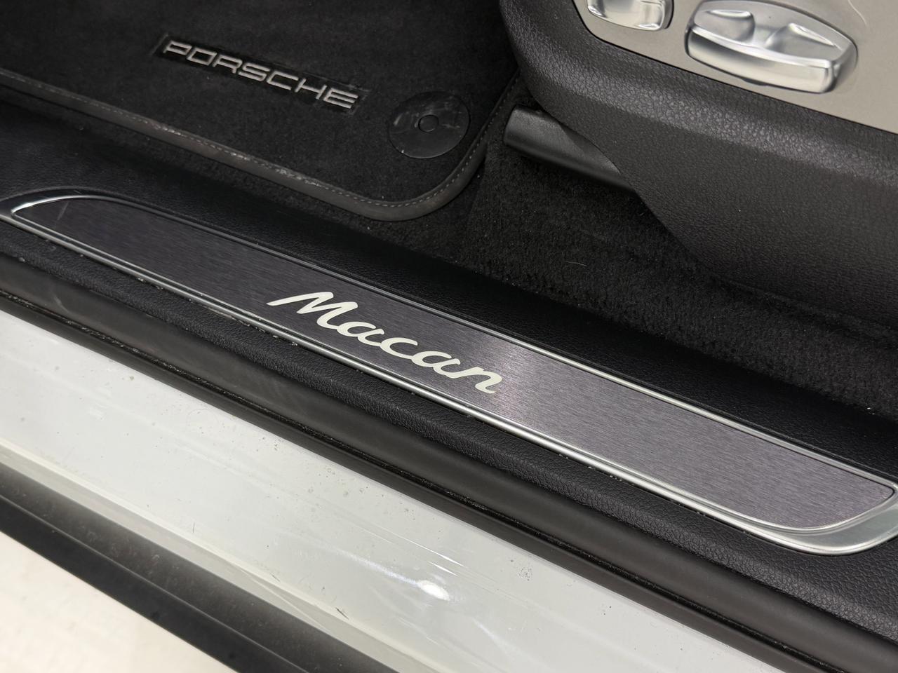 2026 Porsche Macan Newark DE