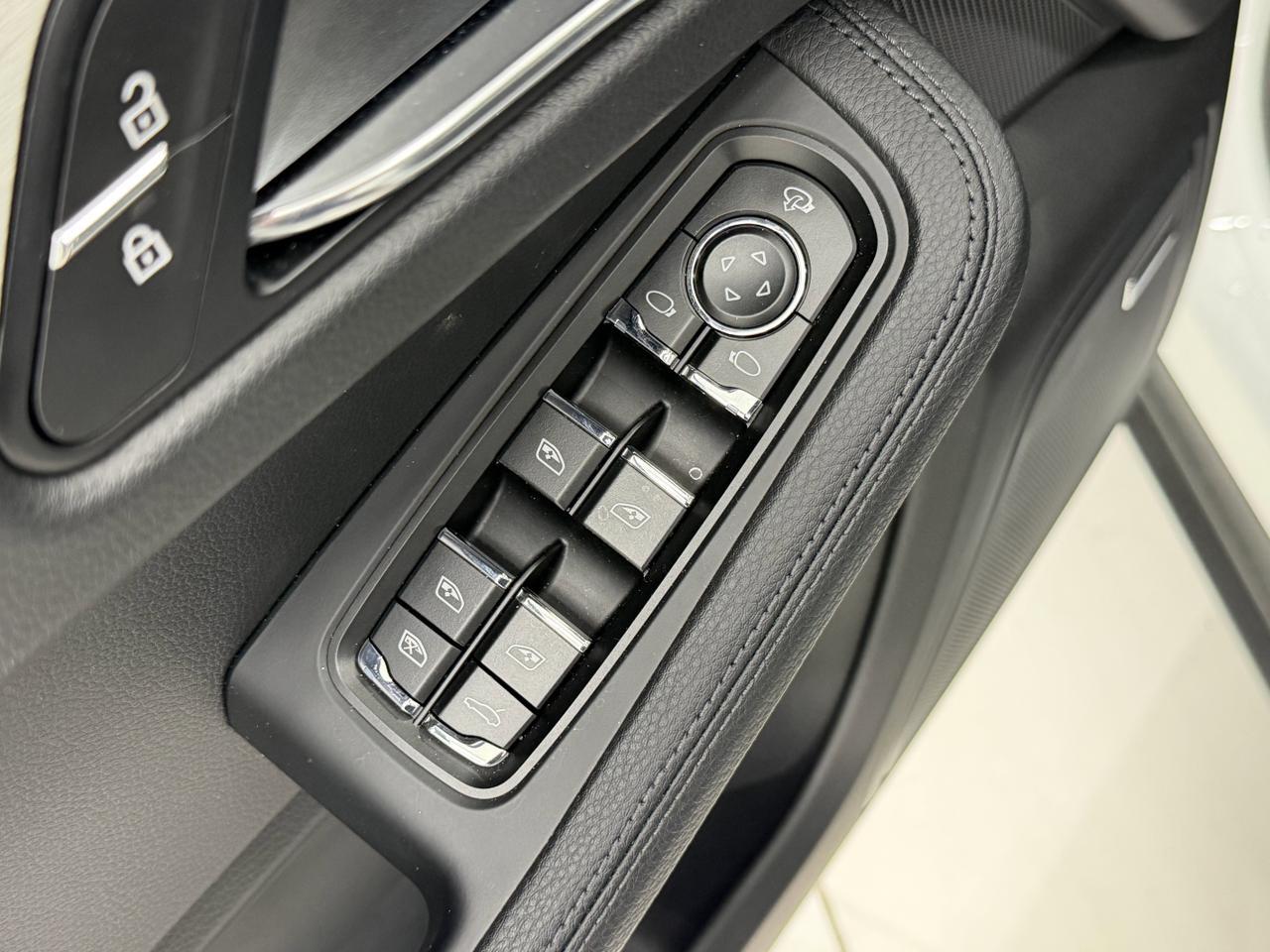 2026 Porsche Macan Newark DE