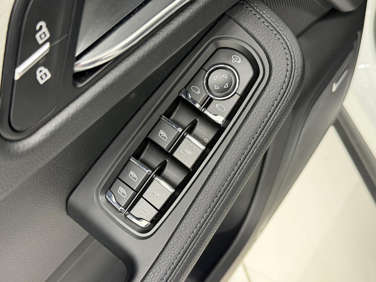 2026 Porsche Macan Newark DE