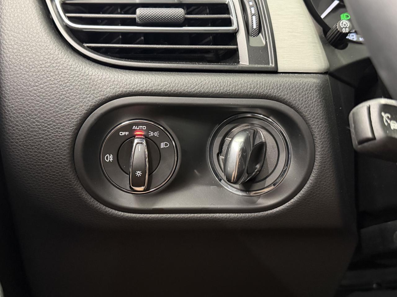 2026 Porsche Macan Newark DE