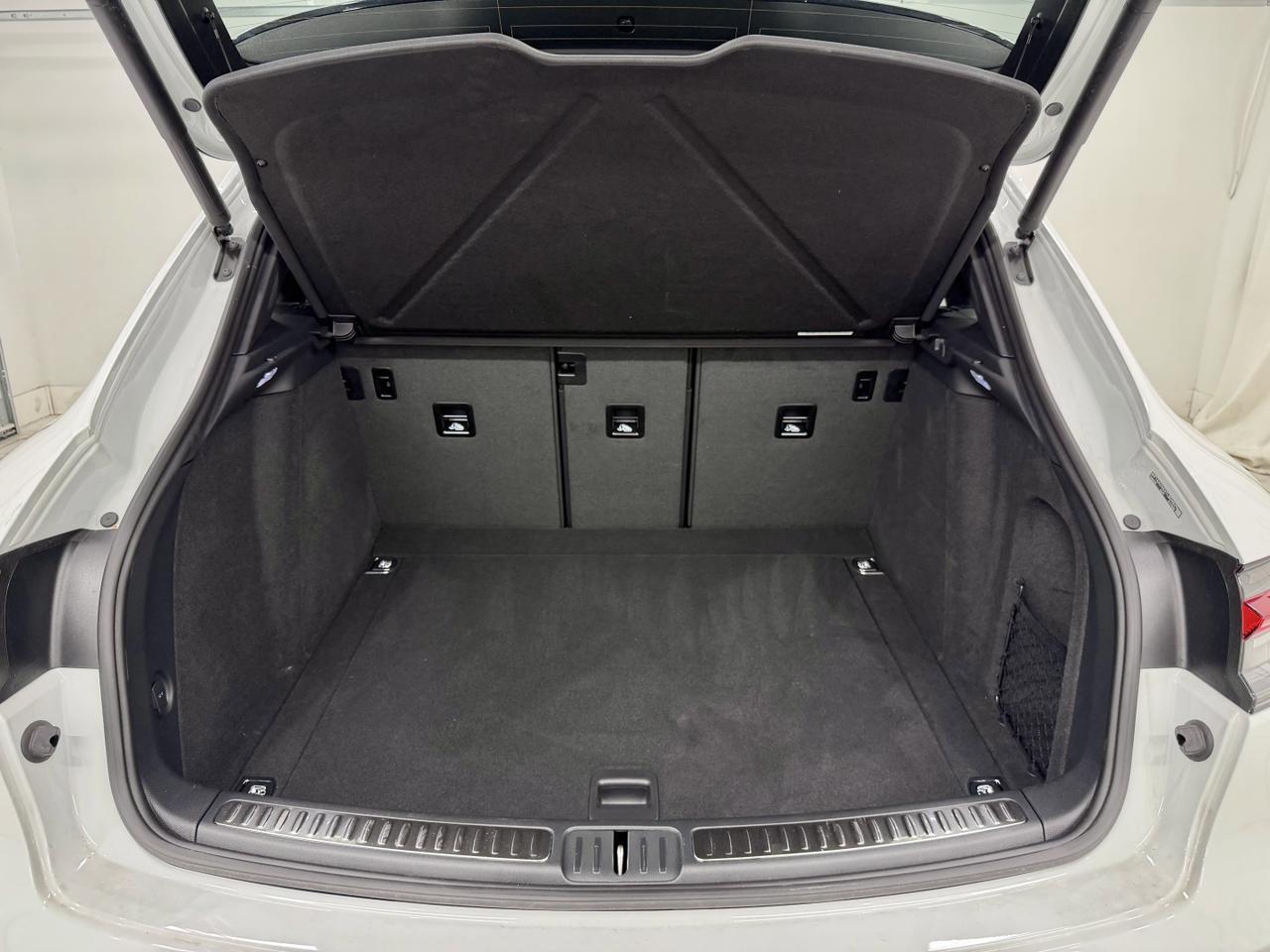 2026 Porsche Macan Newark DE