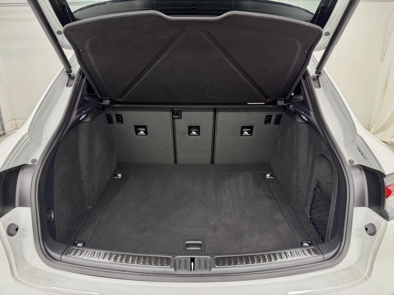 2026 Porsche Macan Newark DE